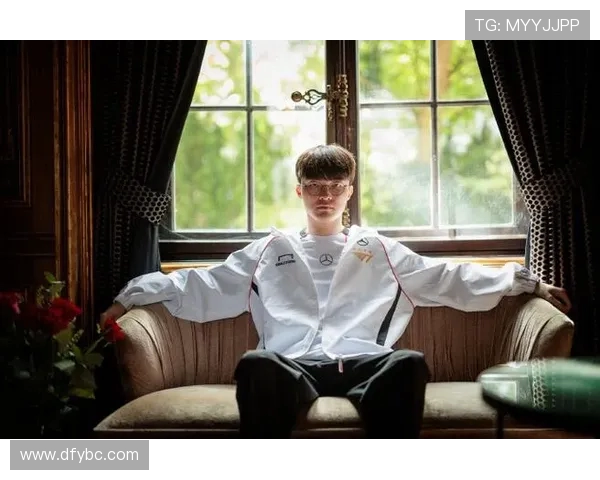 Faker凭借中路统治力带领队伍走向胜利解析他在比赛中的战略思维与操作技巧