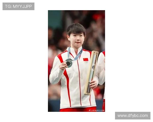 孙颖莎在国际赛场崭露头角展现出中国乒乓新一代领军人物风采