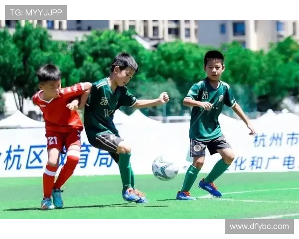杭州足球队的节奏揭秘：激情与梦想交织的绿茵传奇