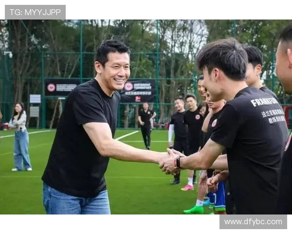 杨晨：从足球场到商界，跨界发展的传奇人生与成功之道