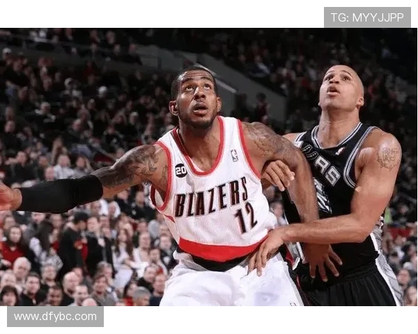 尼克斯与马刺激战正酣NBA赛场再现经典对决精彩瞬间回顾