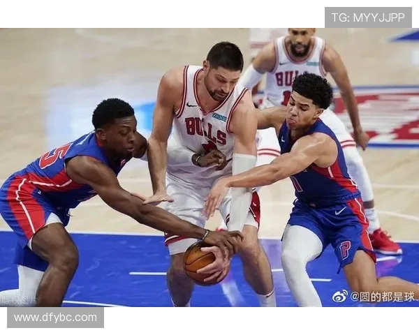 布鲁克林篮网与费城对决展现激烈竞争与精彩瞬间